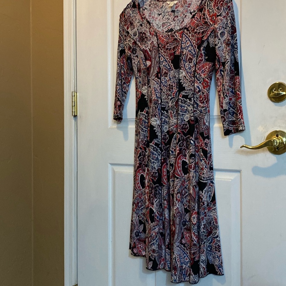 EST. 1946 dress. Size: S . Colors: red-black-blue-white